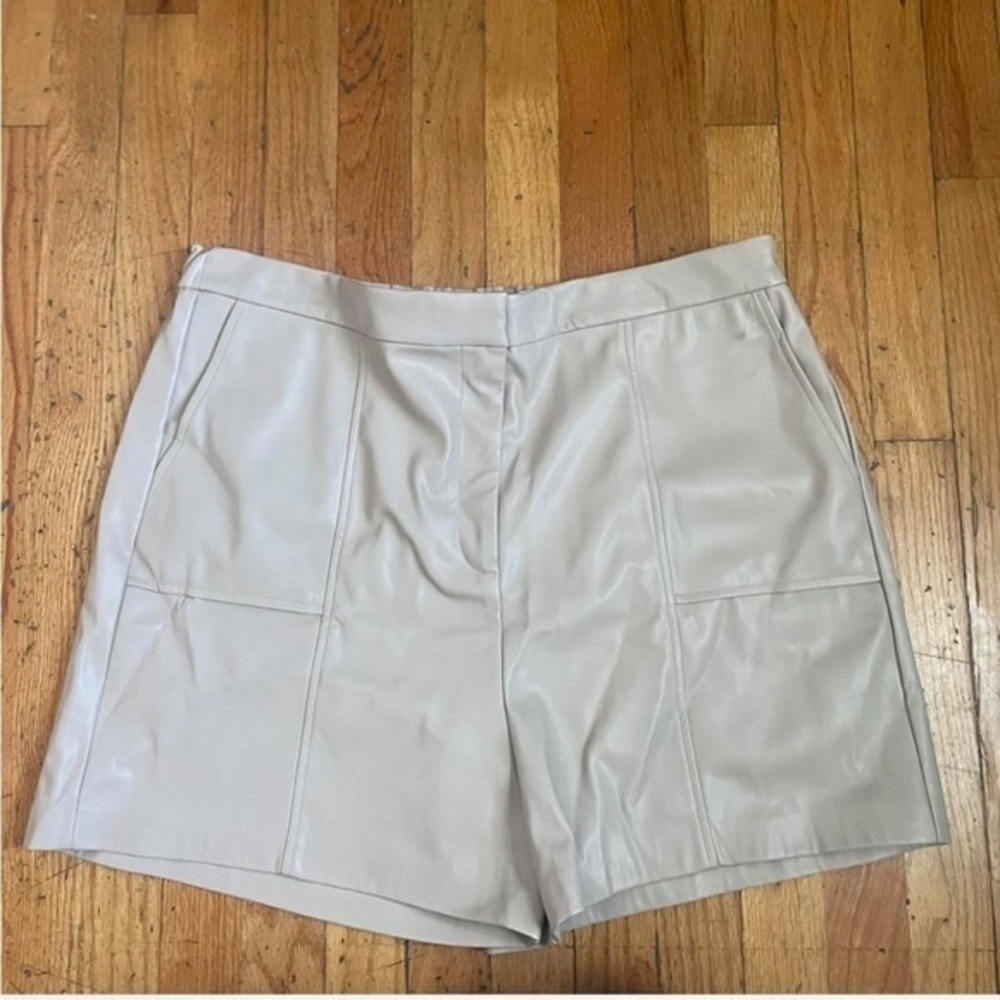 Halogen Suede & Faux Lauther Shorts Size XL